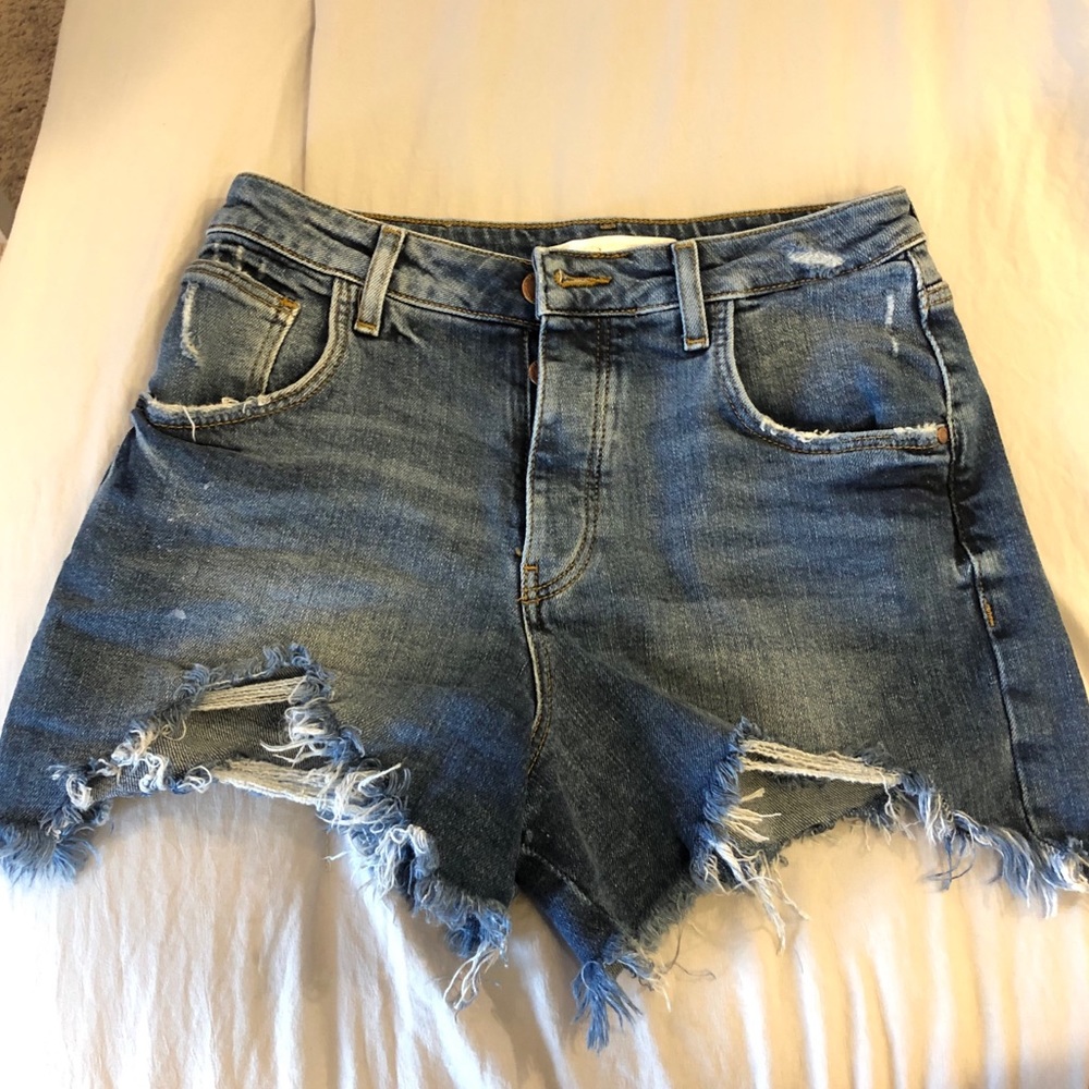 Zara ripped blue denim jean shorts